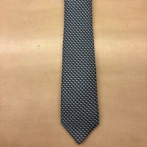 Vineyard Vines Tie; Blue whale print; 100% silk